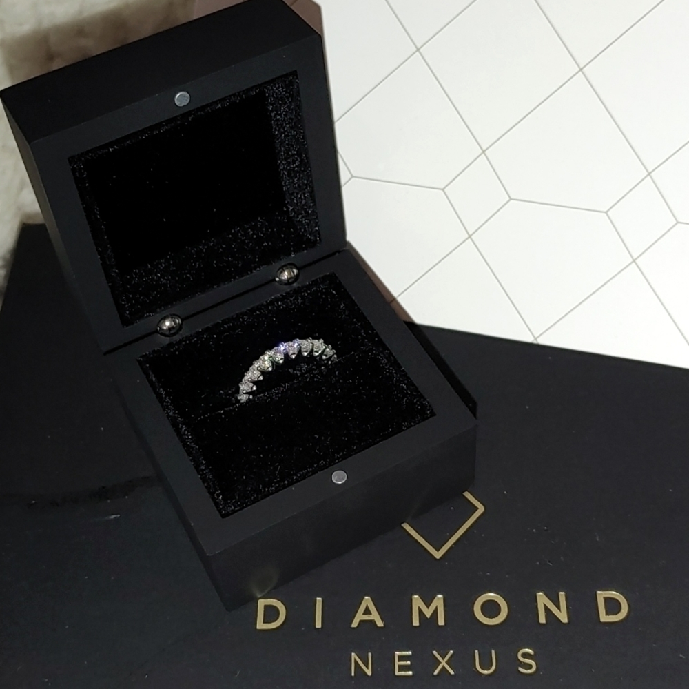 Diamond Nexus 2.42 cts-14K wht gold ring. Sz 6